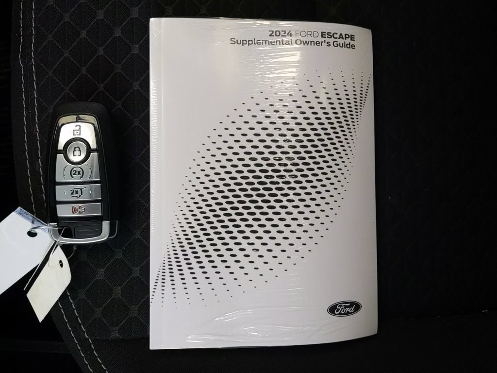 Certified 2024 Ford Escape Active AWD/4WD image 30