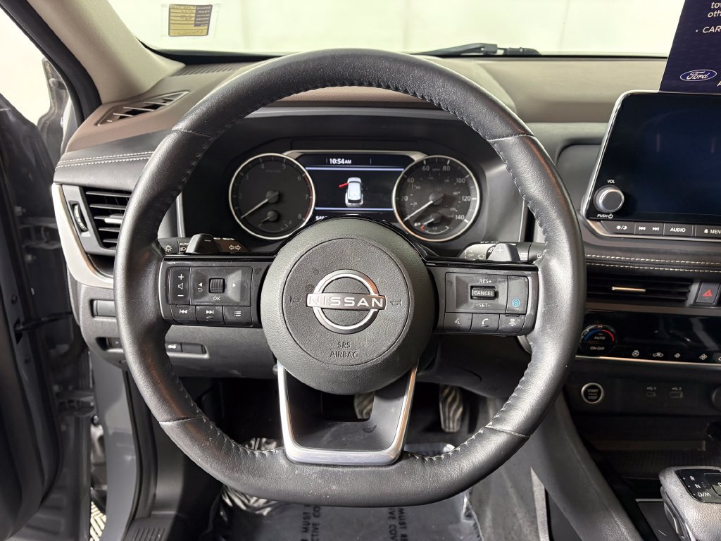 Used 2023 Nissan Rogue SV w/ SV Premium B Package FWD image 15