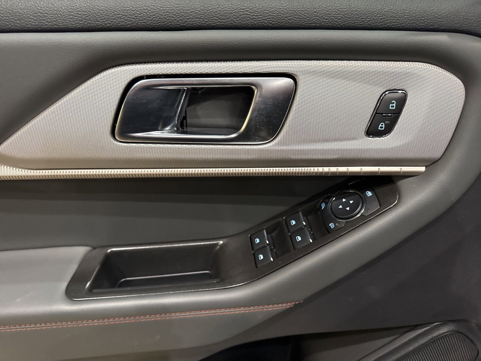 Certified 2025 Ford Explorer Active w/ Active Comfort Package image 29