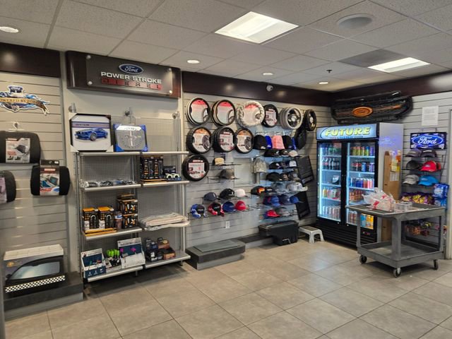 Certified 2024 Ford Expedition Platinum image 18