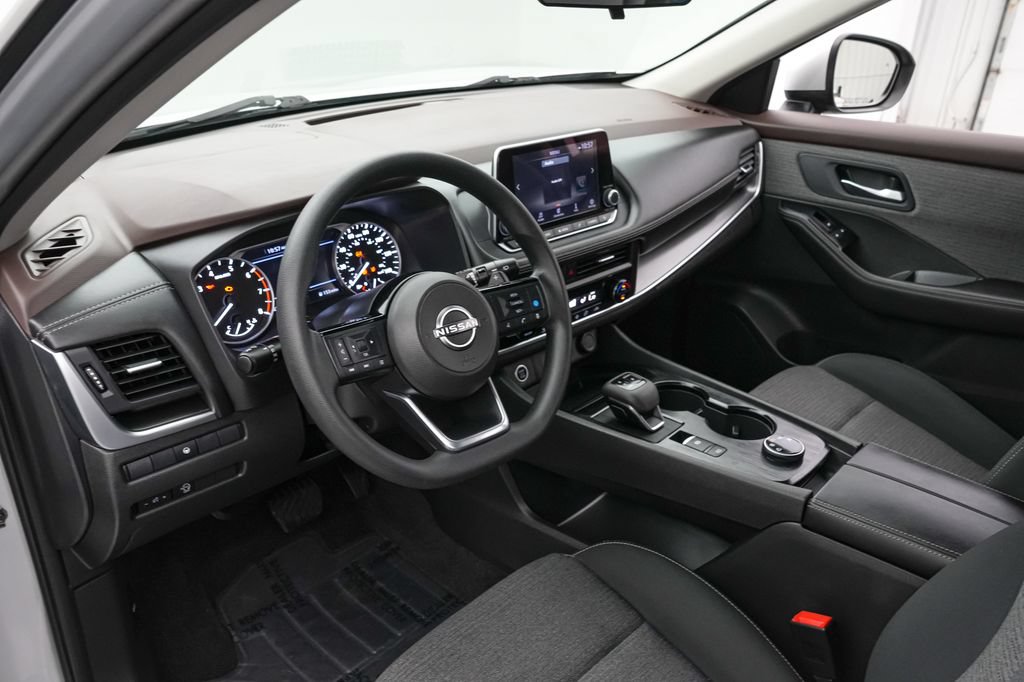 Used 2023 Nissan Rogue SV AWD/4WD image 12