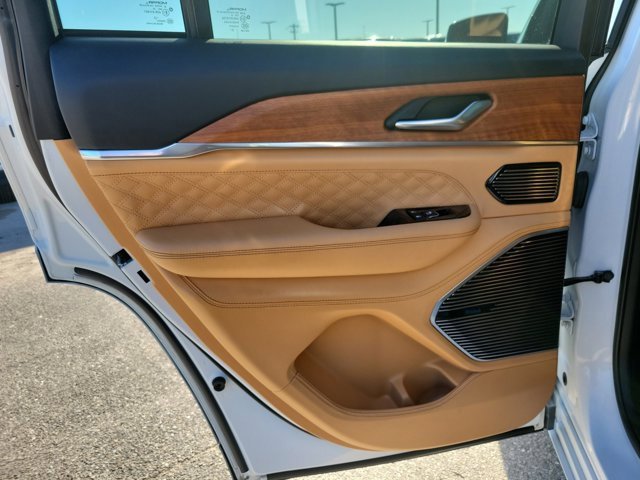 Used 2022 Jeep Grand Cherokee Summit image 17