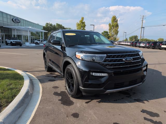 Certified 2023 Ford Explorer XLT w/ Equipment Group 202A AWD/4WD image 6