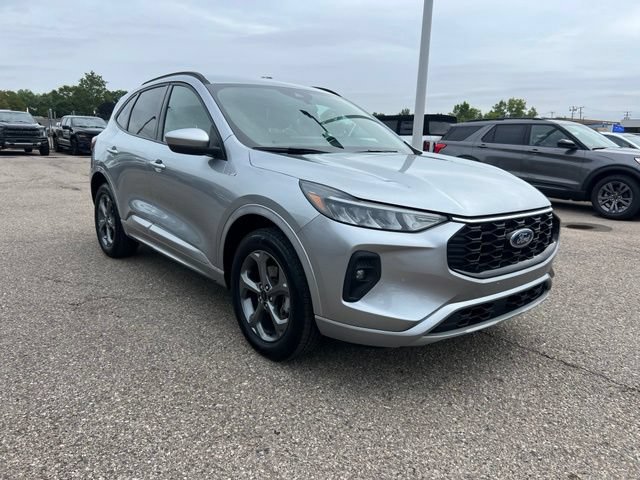 Certified 2024 Ford Escape ST-Line Select w/ Tech Pack #1 AWD/4WD image 3