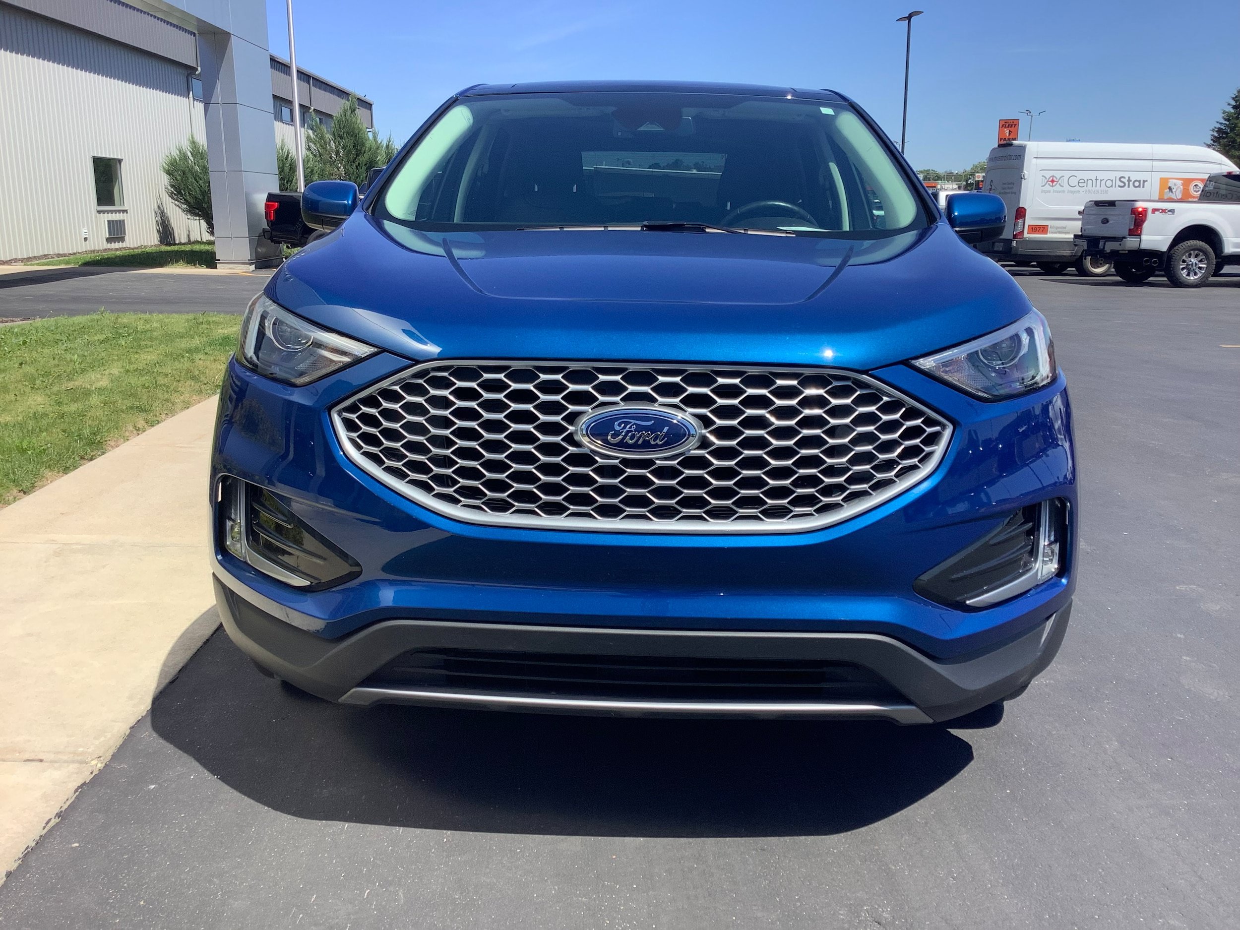 Certified 2024 Ford Edge SEL w/ Convenience Package AWD/4WD image 3