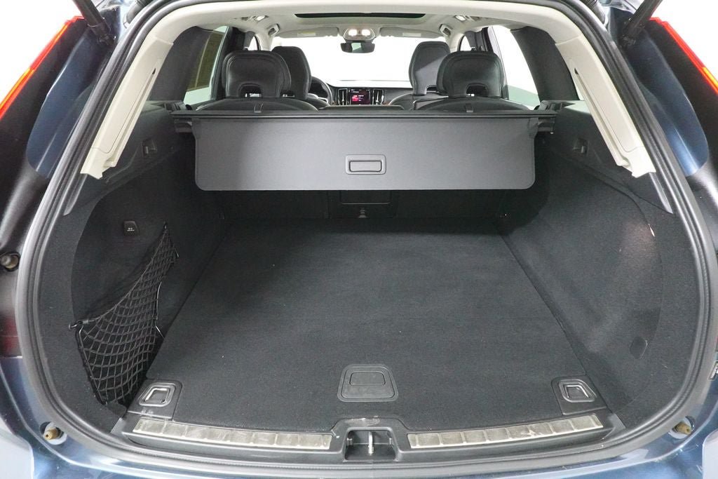 Used 2023 Volvo XC60 T8 Plus AWD/4WD image 27