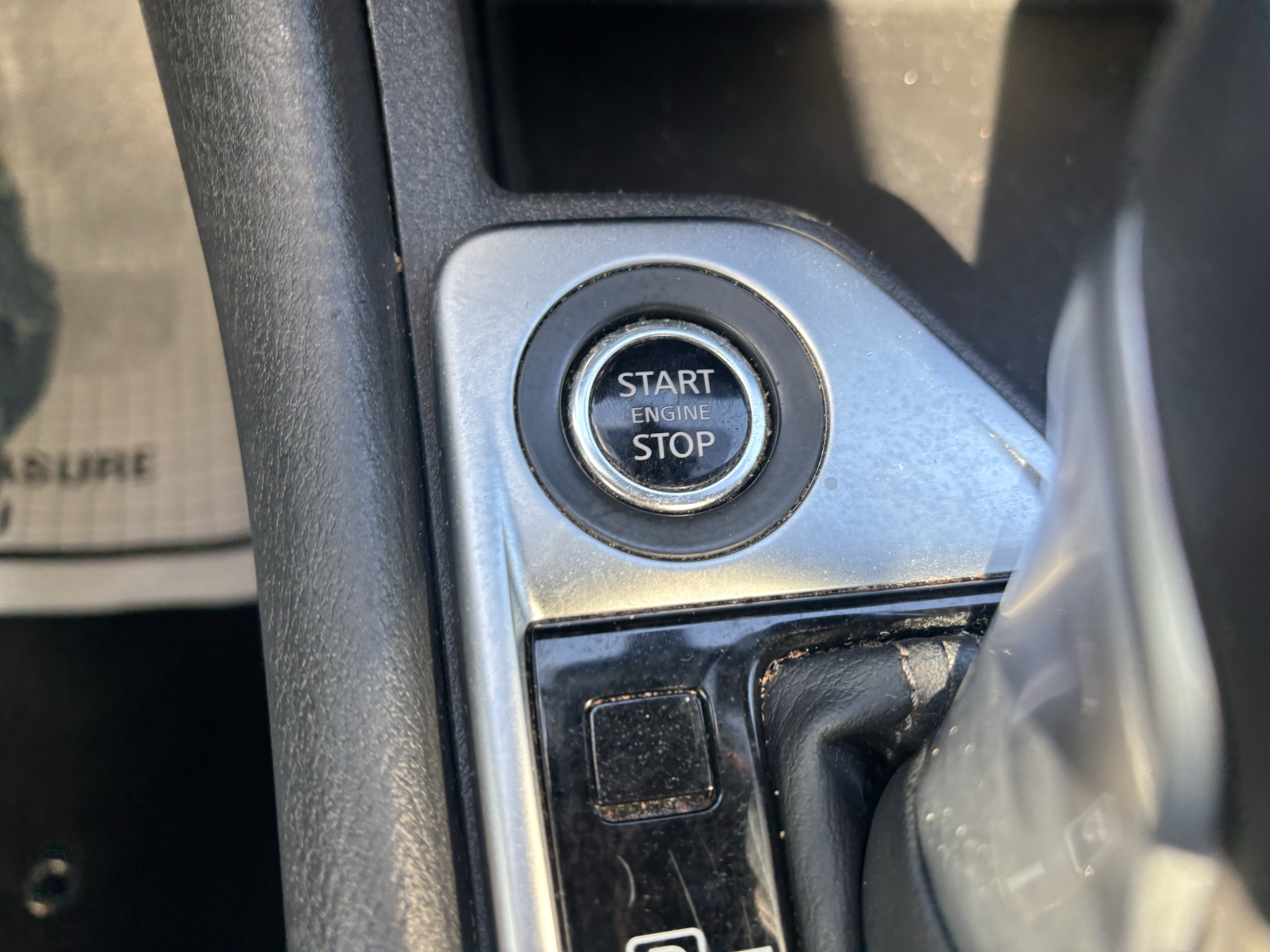 Used 2025 Nissan Sentra SV FWD image 32