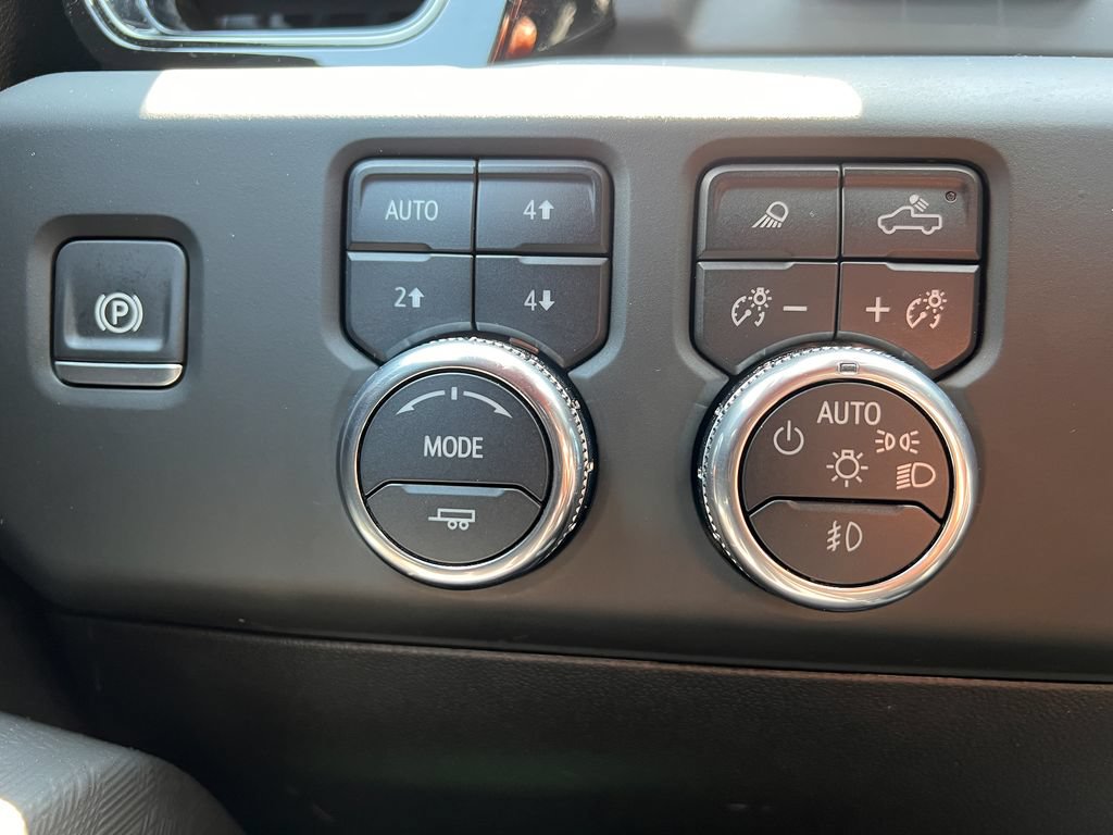 Used 2024 GMC Sierra 2500 AT4X AWD/4WD image 30