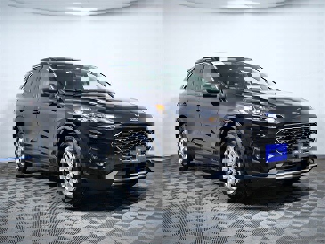 Certified 2022 Ford Escape SE w/ Cold Weather Package