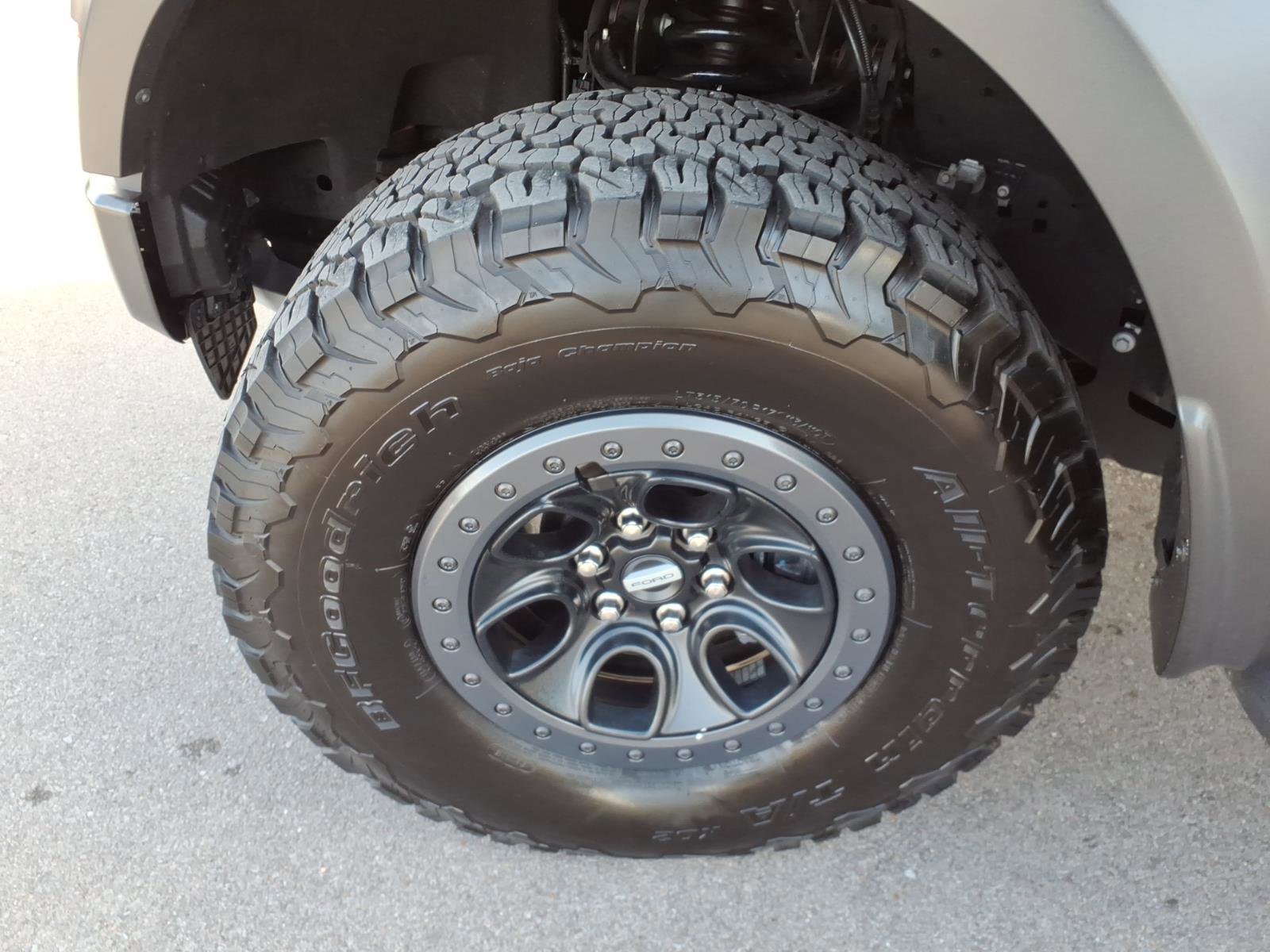 Certified 2023 Ford F150 Raptor w/ Raptor Carbon Fiber Package image 9