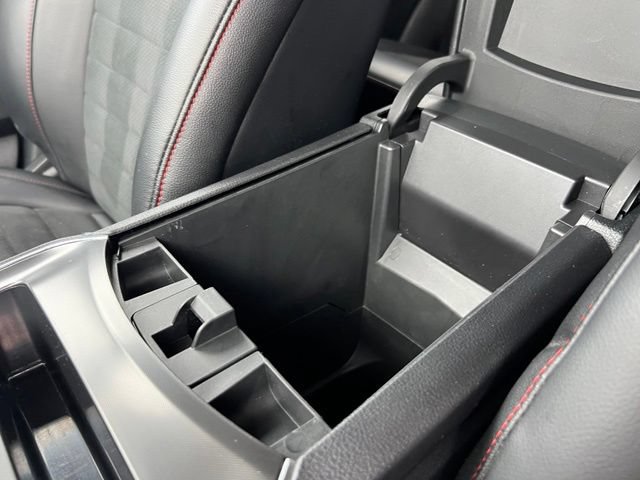 Certified 2024 Ford Edge ST-Line AWD/4WD image 16