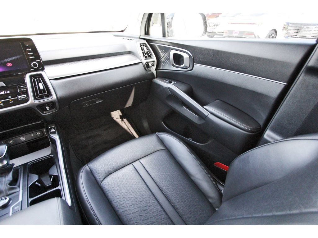 Used 2023 Kia Sorento S w/ Panoramic Sunroof Package FWD image 12