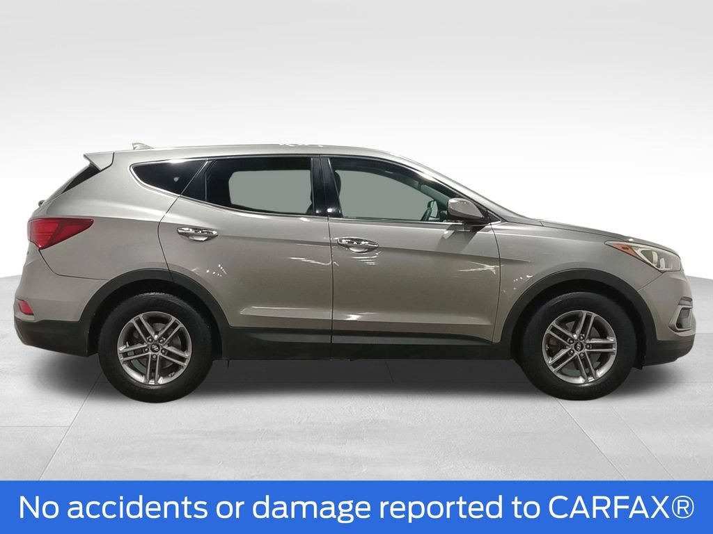 Used 2017 Hyundai Santa Fe Sport FWD image 2