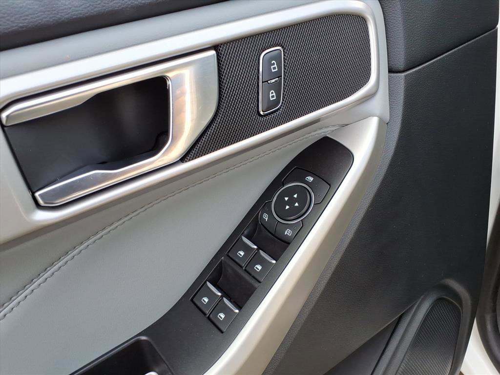 Certified 2022 Ford Explorer XLT w/ Equipment Group 202A image 17