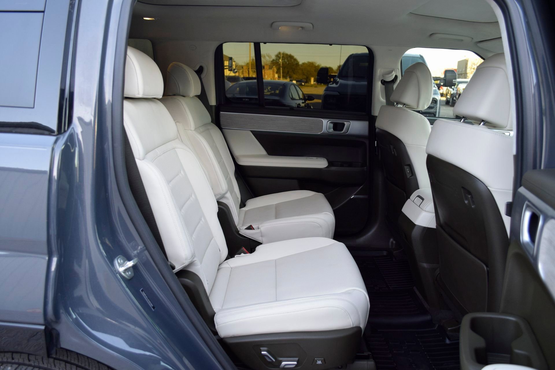 Used 2025 Hyundai Santa Fe Calligraphy image 24