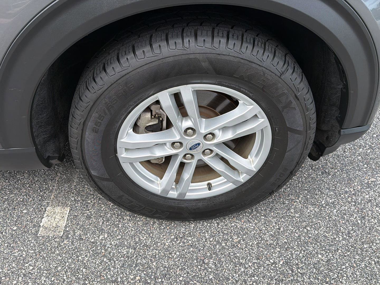 Certified 2023 Ford Explorer XLT RWD image 40