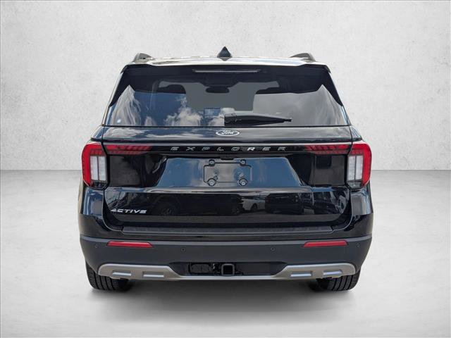 Certified 2026 Ford Explorer Active w/ Active Comfort Package RWD image 3