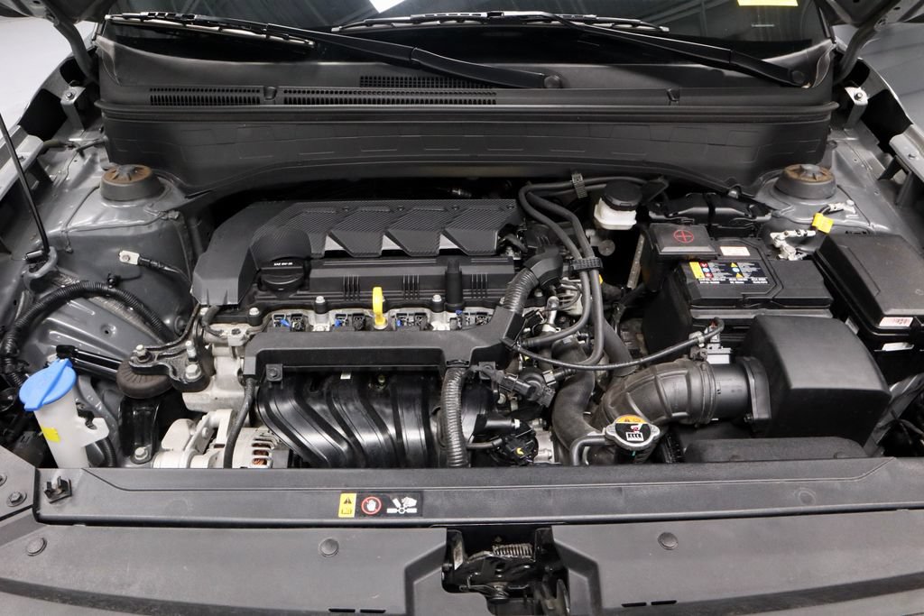 Used 2025 Hyundai Venue SEL FWD image 16