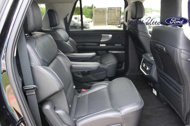 Certified 2025 Ford Expedition Max Platinum w/ Driver's Package AWD/4WD image 13