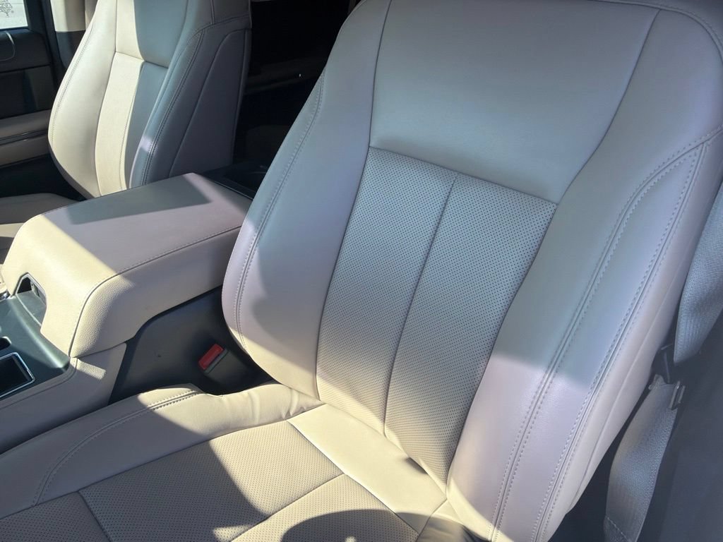 Certified 2024 Ford Expedition XLT RWD image 23