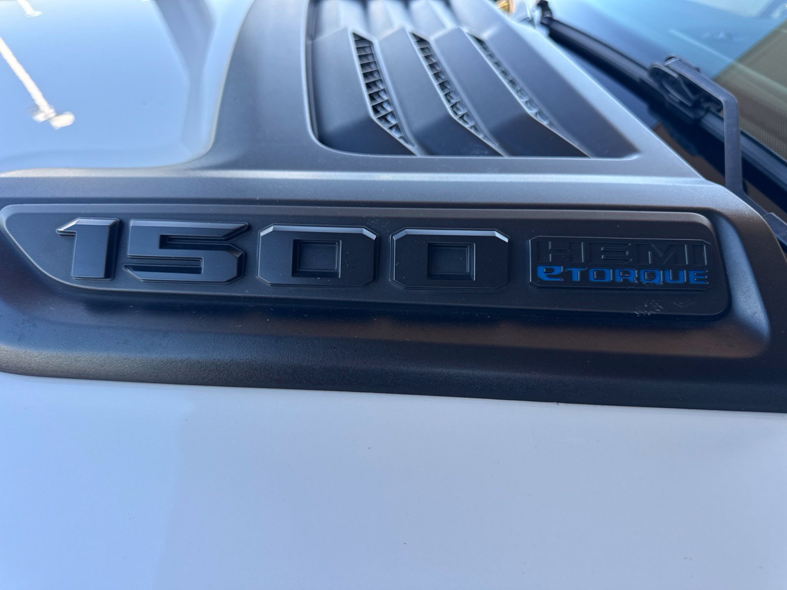 Used 2023 RAM 1500 Laramie AWD/4WD image 14