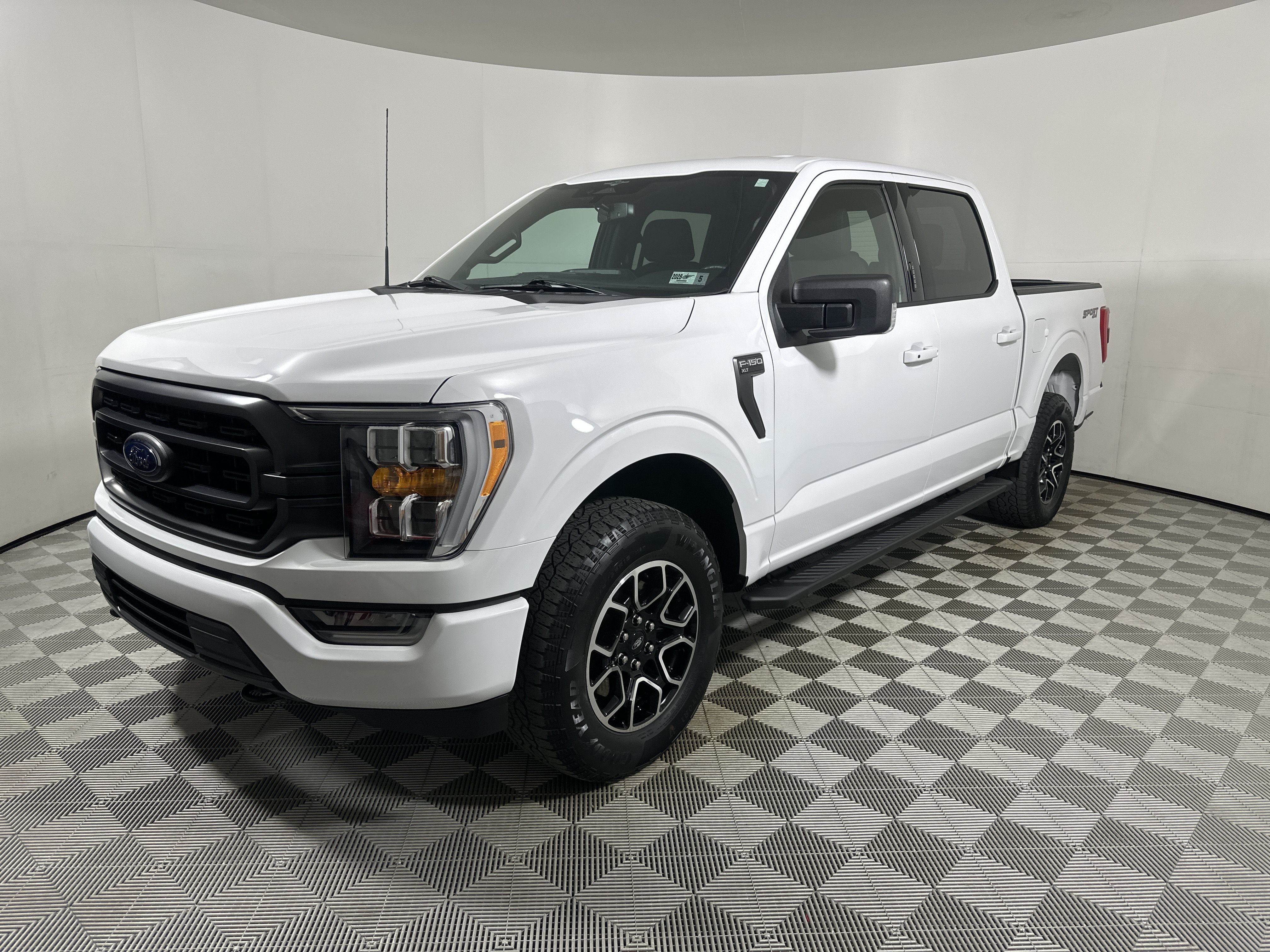 Certified 2023 Ford F150 4x4 SuperCrew image 3