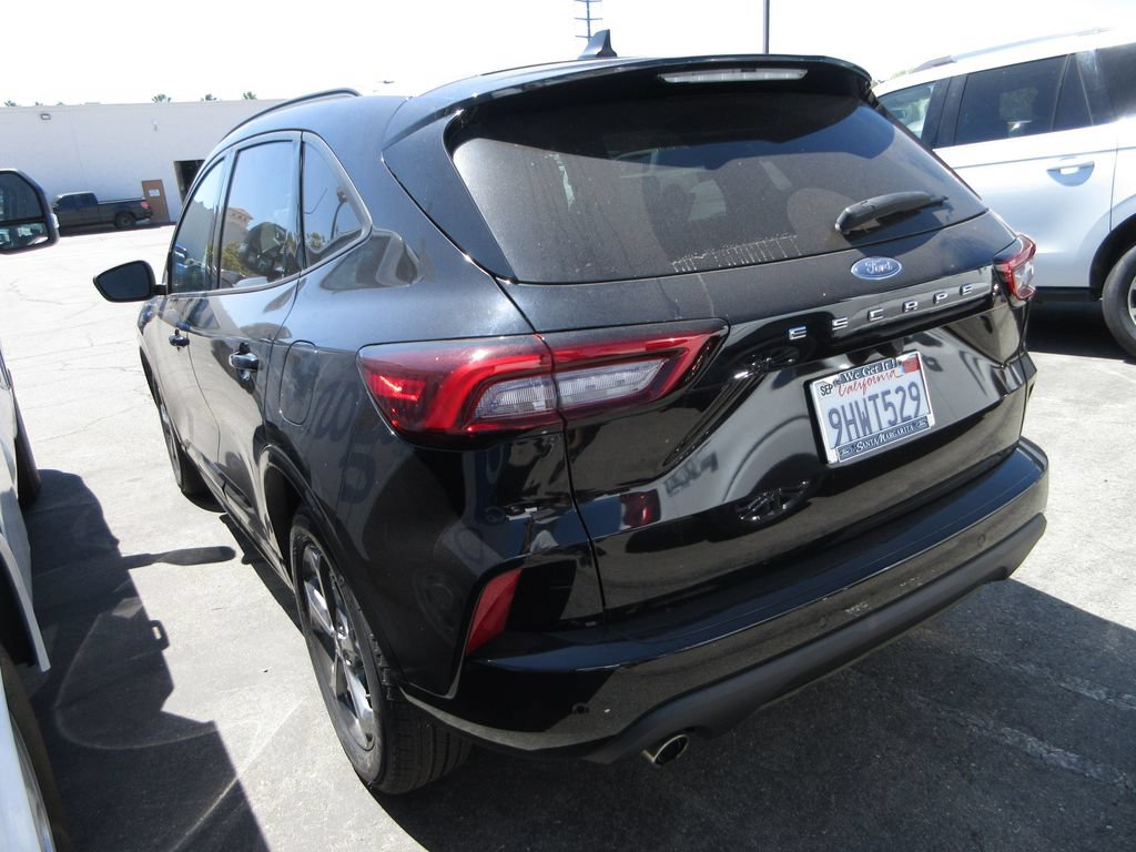 Certified 2023 Ford Escape ST-Line w/ Tech Pack #1 FWD image 2