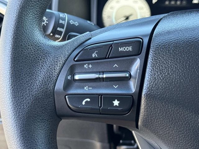 Used 2023 Hyundai Kona SE image 9