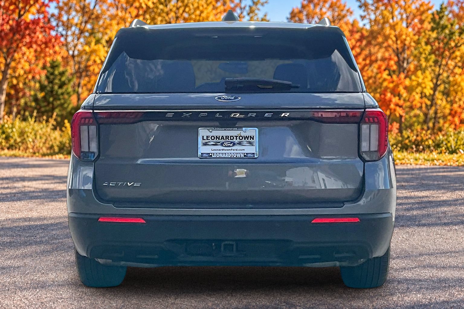 Certified 2025 Ford Explorer Active RWD image 5