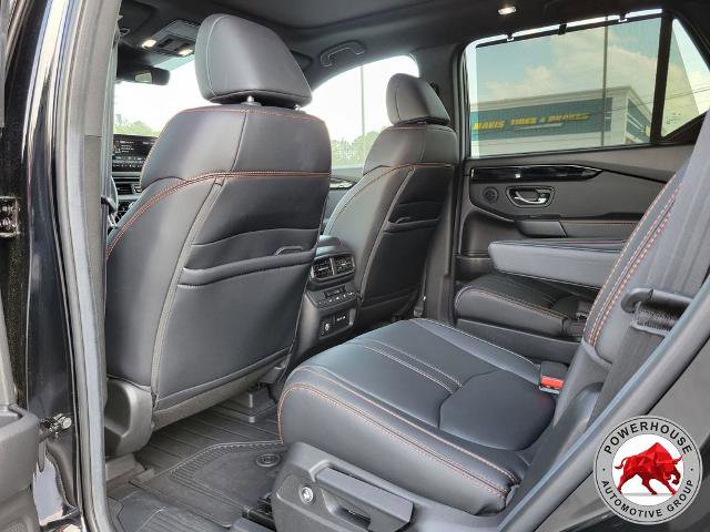Used 2025 Honda Pilot TrailSport image 16