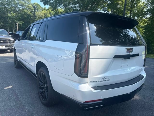 Used 2025 Cadillac Escalade ESV Sport w/ Touring Package AWD/4WD image 7