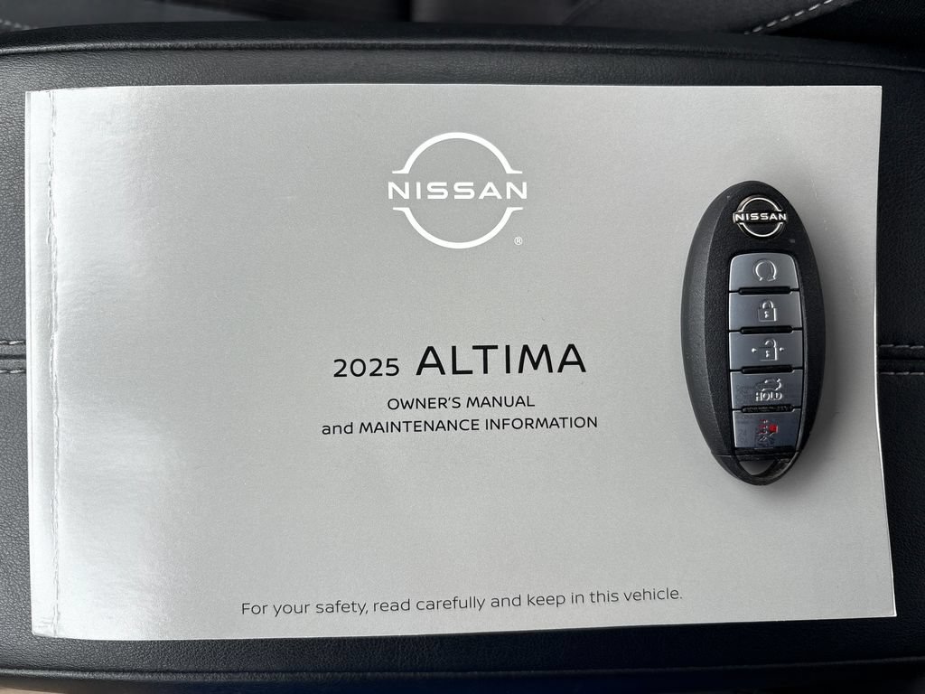 Used 2025 Nissan Altima 2.5 SV FWD image 18