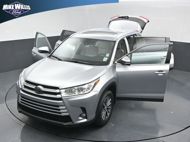 Used 2019 Toyota Highlander XLE FWD image 26