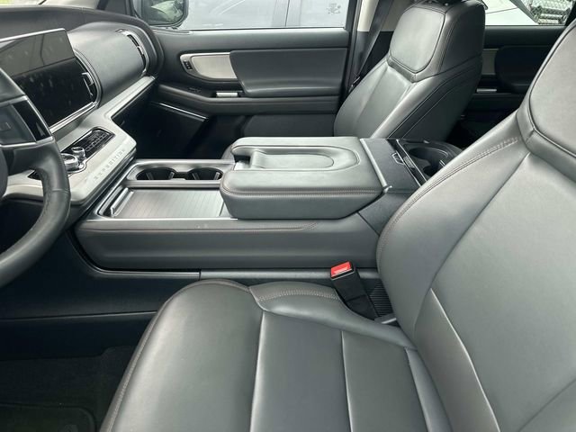 Certified 2025 Ford Expedition Max Active AWD/4WD image 3