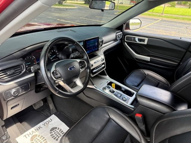 Certified 2022 Ford Explorer XLT w/ Equipment Group 202A AWD/4WD image 9