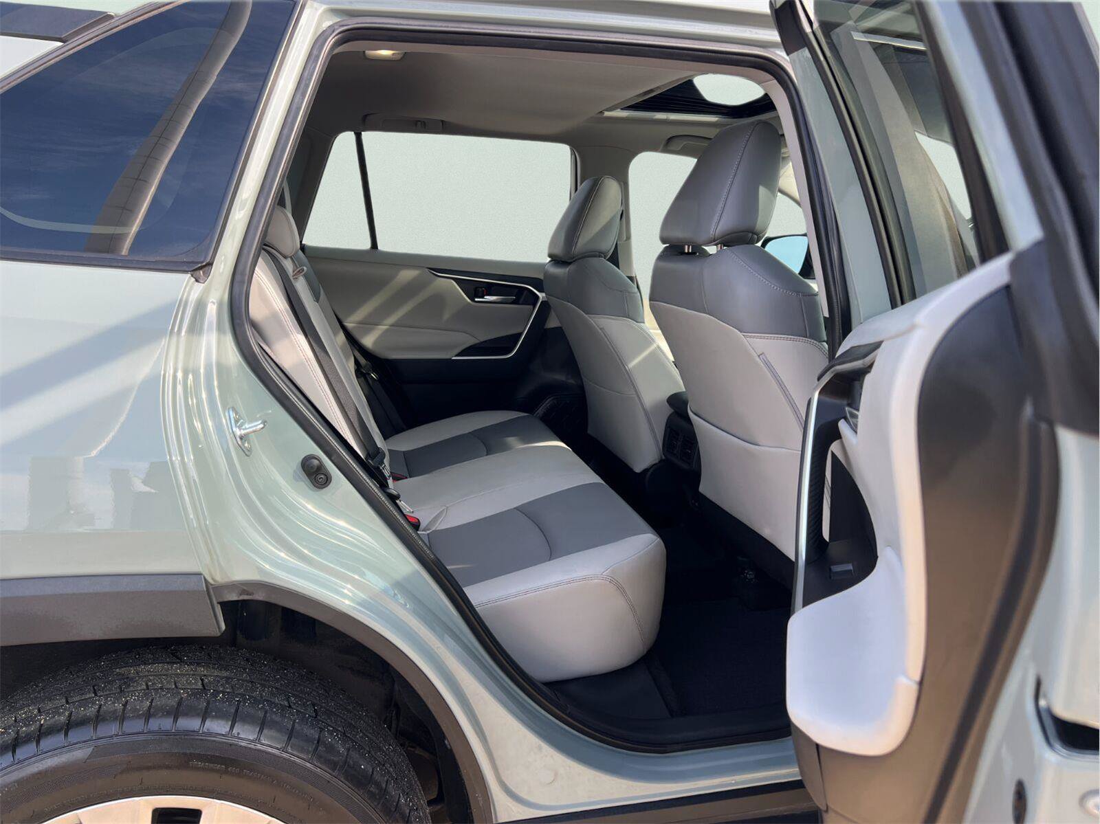 Used 2023 Toyota RAV4 XLE Premium FWD image 19