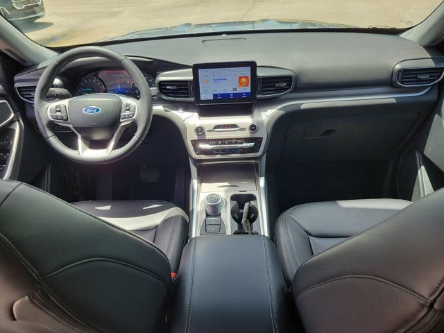 Certified 2024 Ford Explorer XLT w/ Equipment Group 202A AWD/4WD image 21