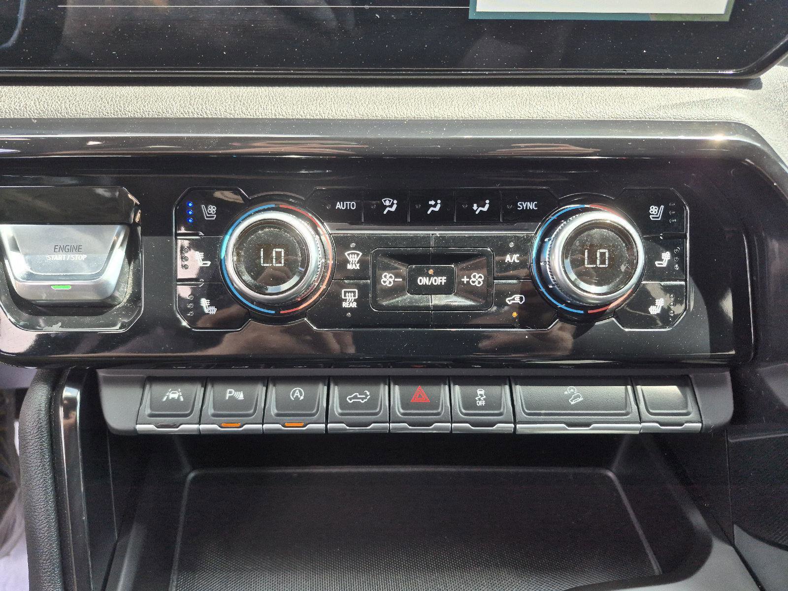 Used 2024 GMC Sierra 1500 AT4 w/ Technology Package AWD/4WD image 12