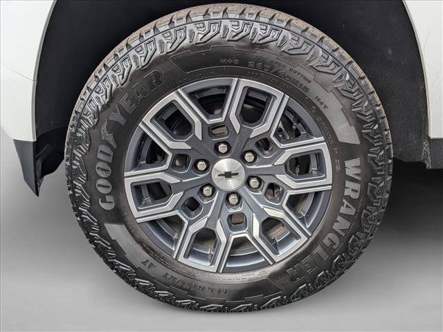 Used 2025 Chevrolet Colorado Z71 AWD/4WD image 21