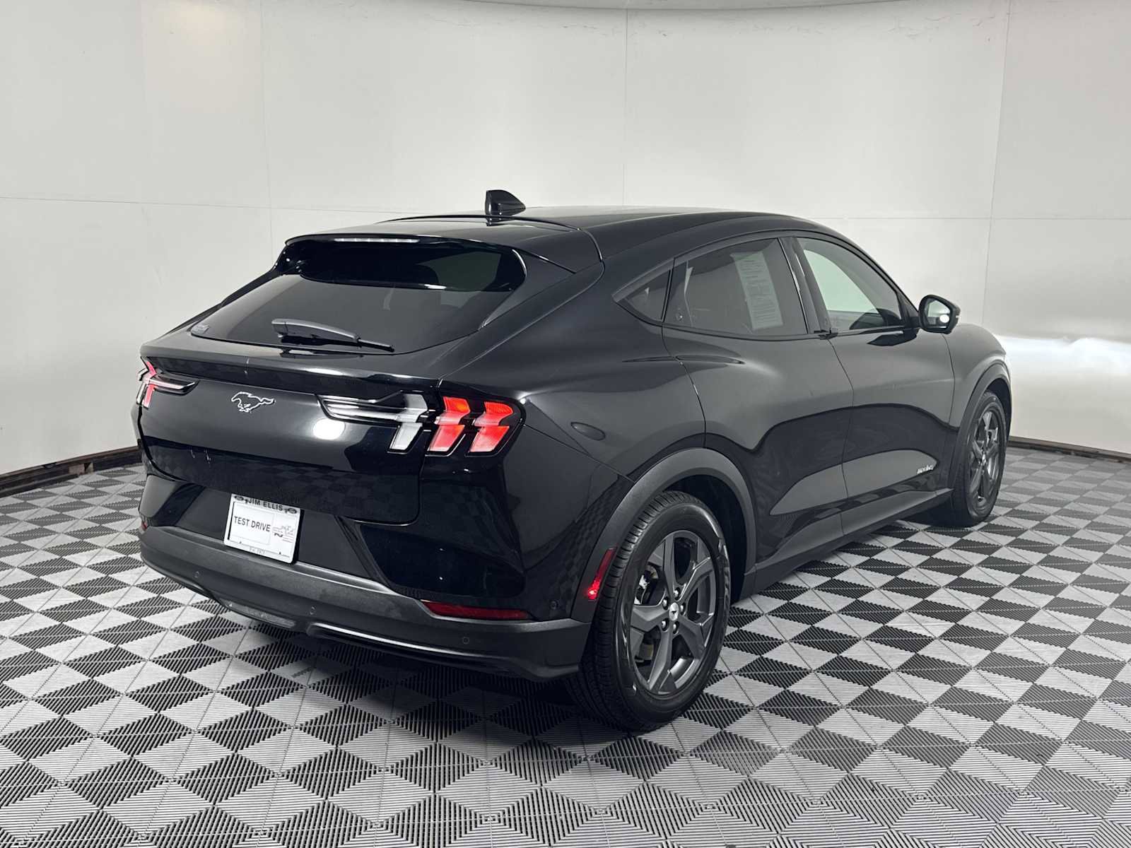 Certified 2021 Ford Mustang Mach-E Select w/ Comfort/Technology Package image 5