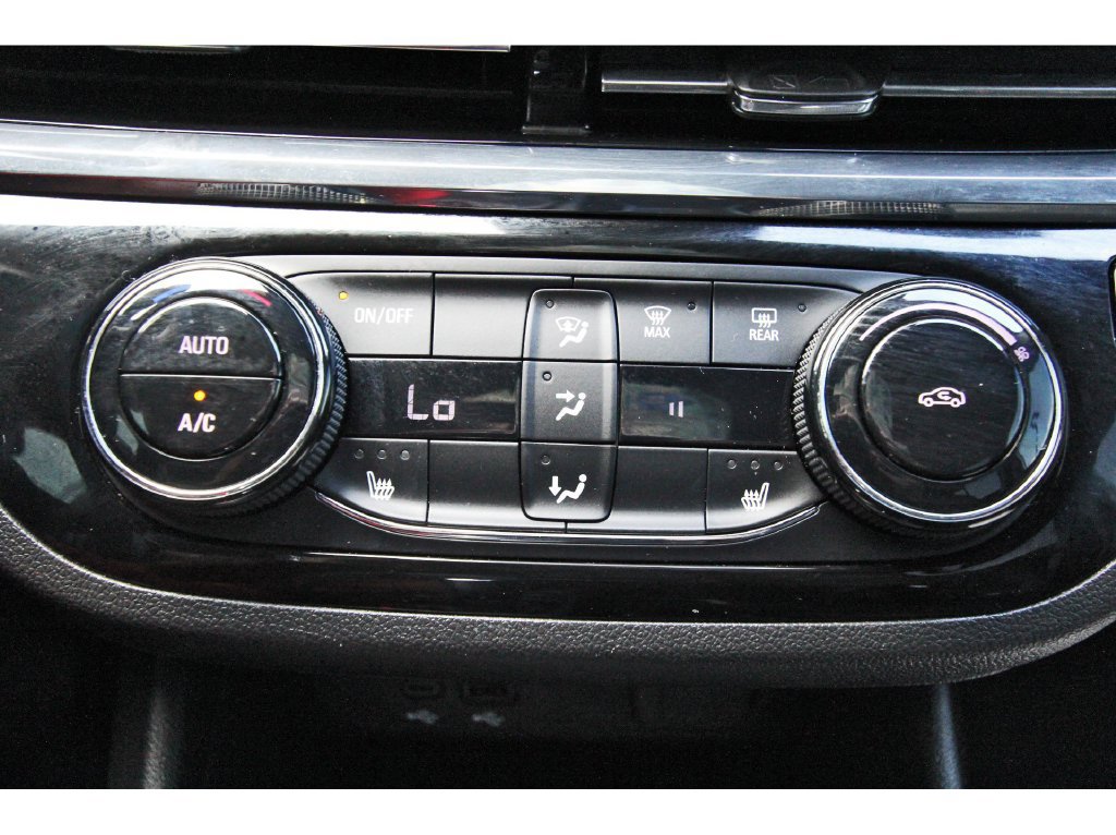 Used 2025 Buick Envista Sport Touring w/ Experience Buick Package FWD image 25