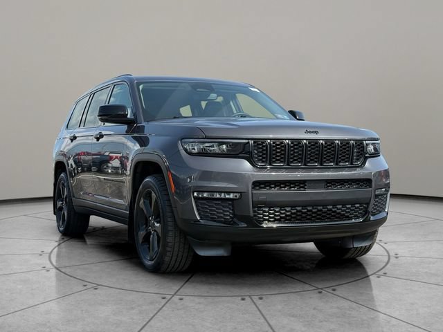 Used 2022 Jeep Grand Cherokee L Limited w/ Black Appearance Package AWD/4WD image 14