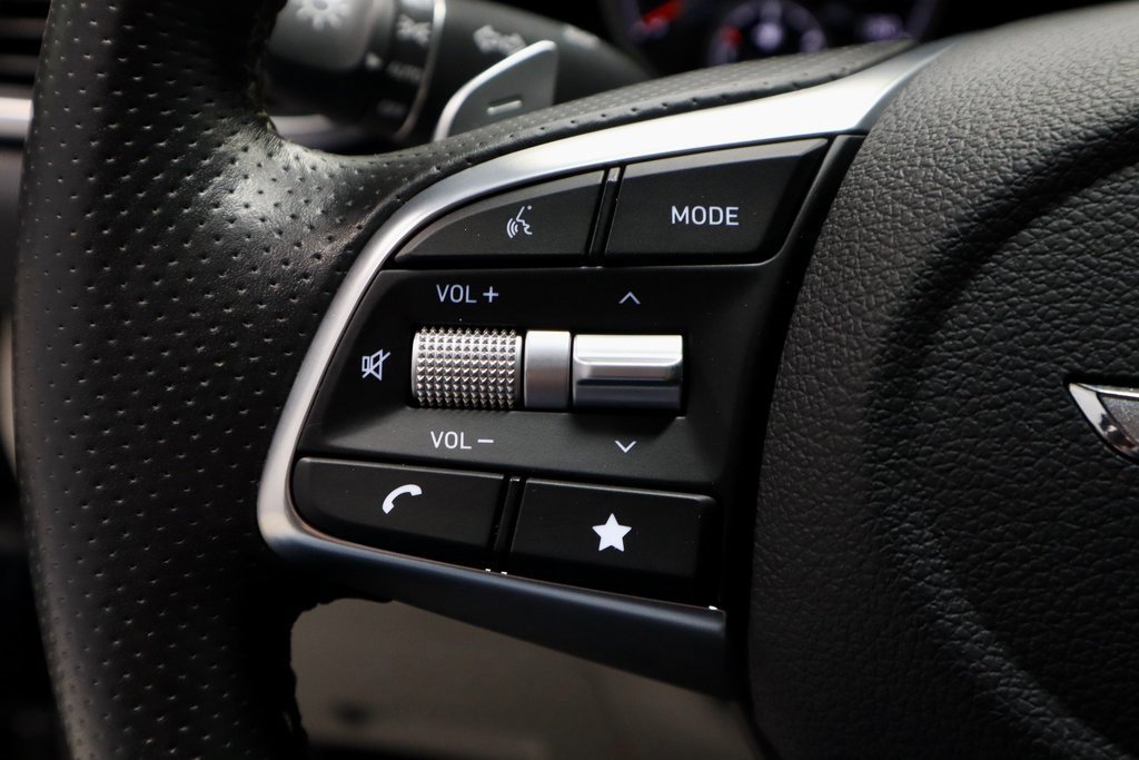 Used 2023 Genesis G70 2.0T image 29