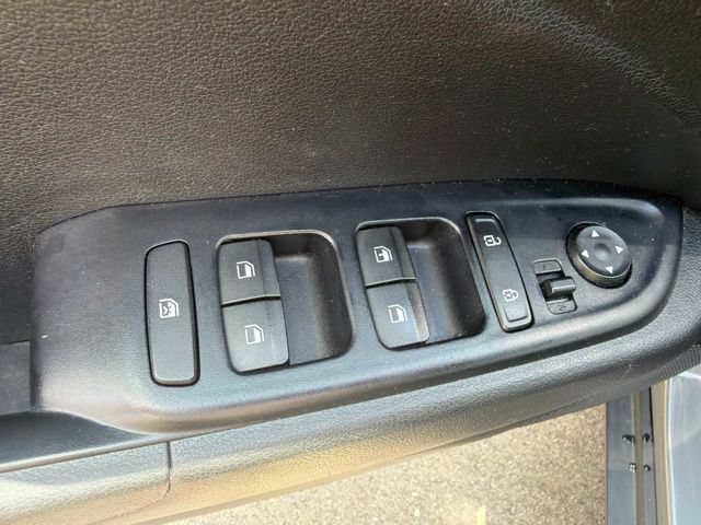 Used 2021 Hyundai Venue SE FWD image 15