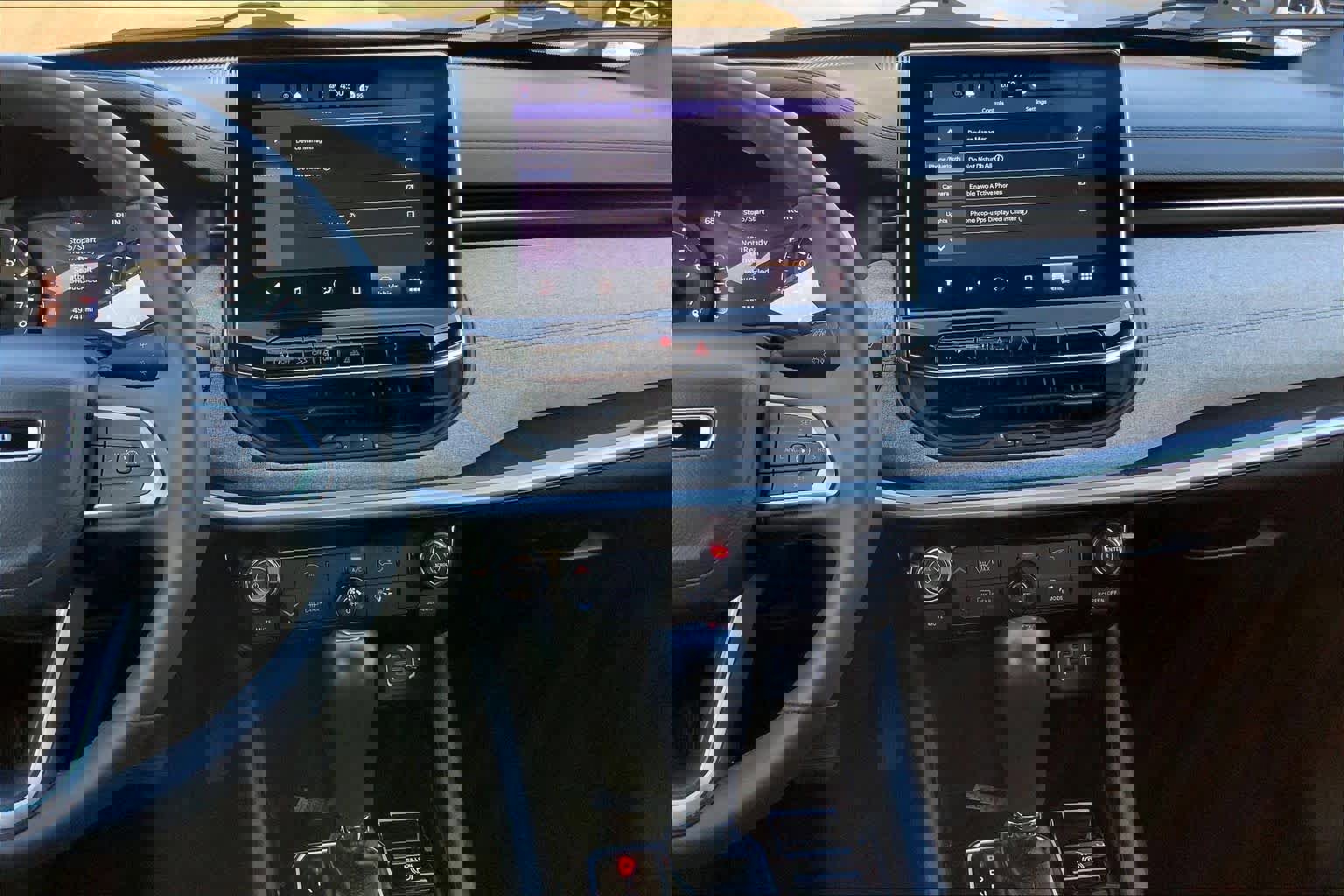 Used 2024 Jeep Compass Latitude image 9