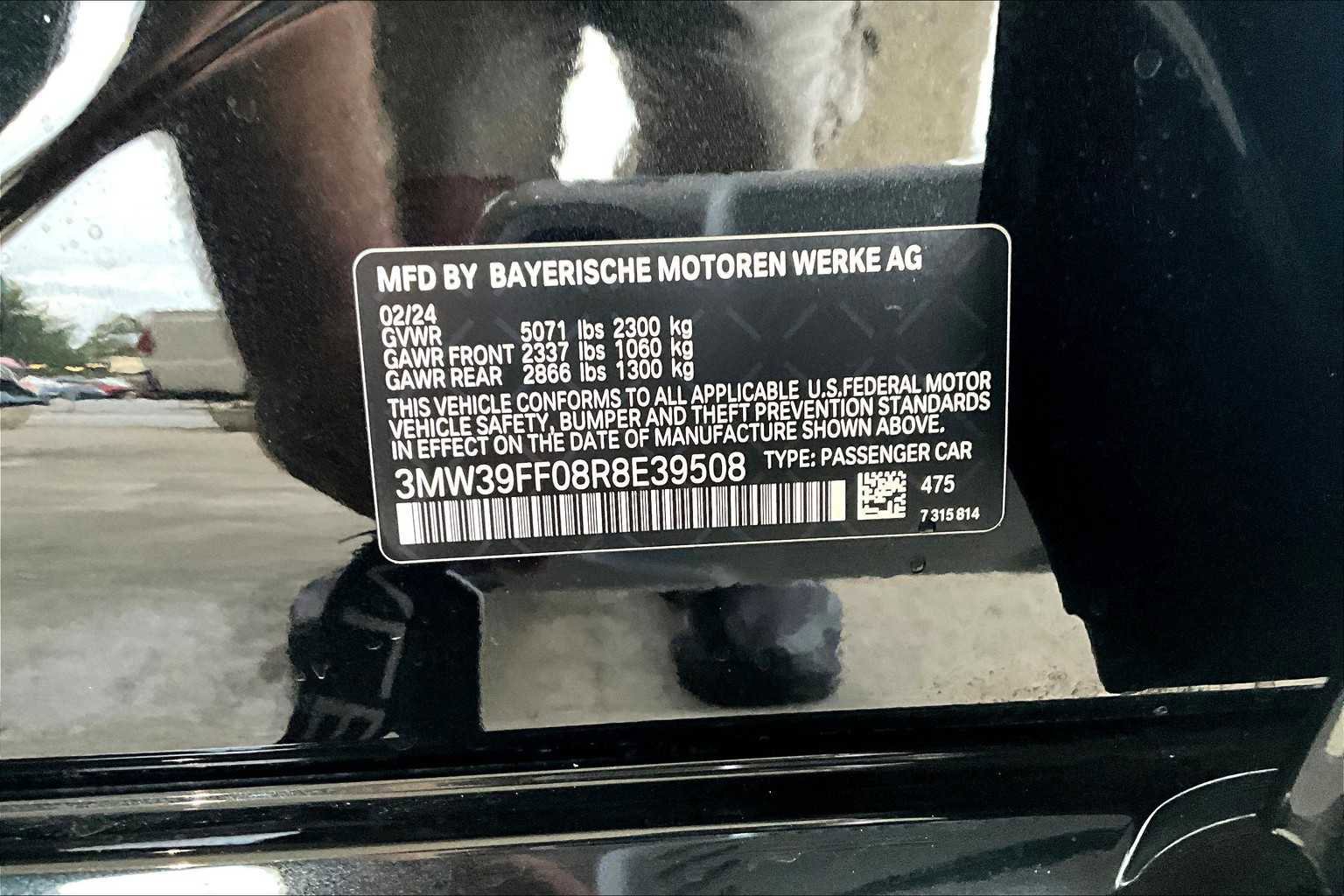 Used 2024 BMW 330e w/ Convenience Package image 31