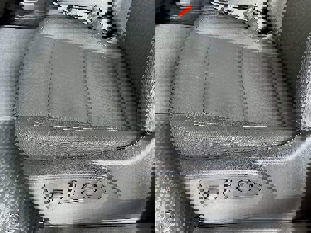 Used 2025 Chevrolet Silverado 1500 LT image 31