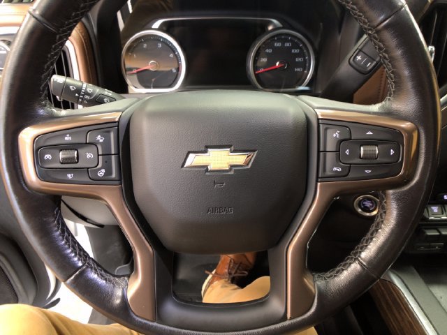 Used 2022 Chevrolet Silverado 2500 High Country w/ Technology Package AWD/4WD image 13