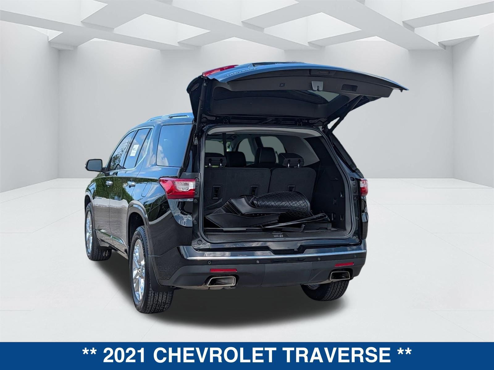 Used 2021 Chevrolet Traverse High Country image 3