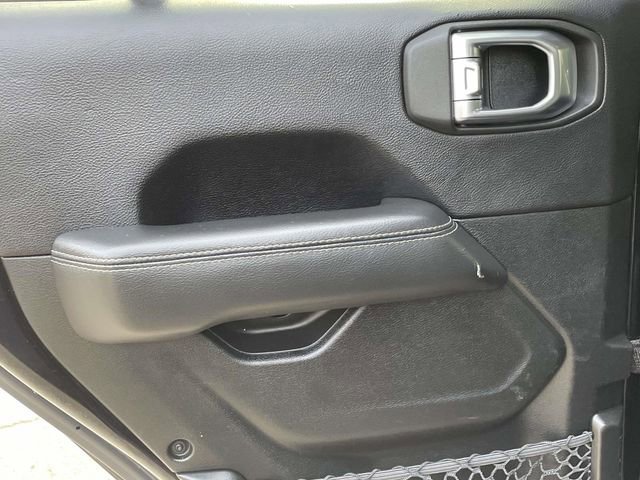 Used 2020 Jeep Gladiator Overland image 9